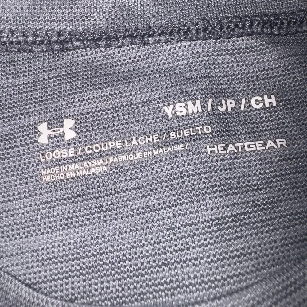 Under armour heat gear short sleeve gray shirt size youth small